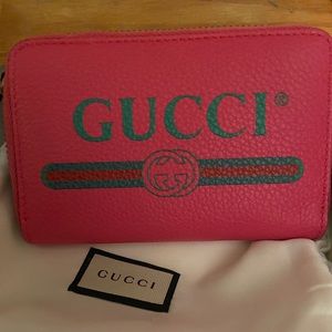 Calfskin Logo Zip Around Card Case Pink